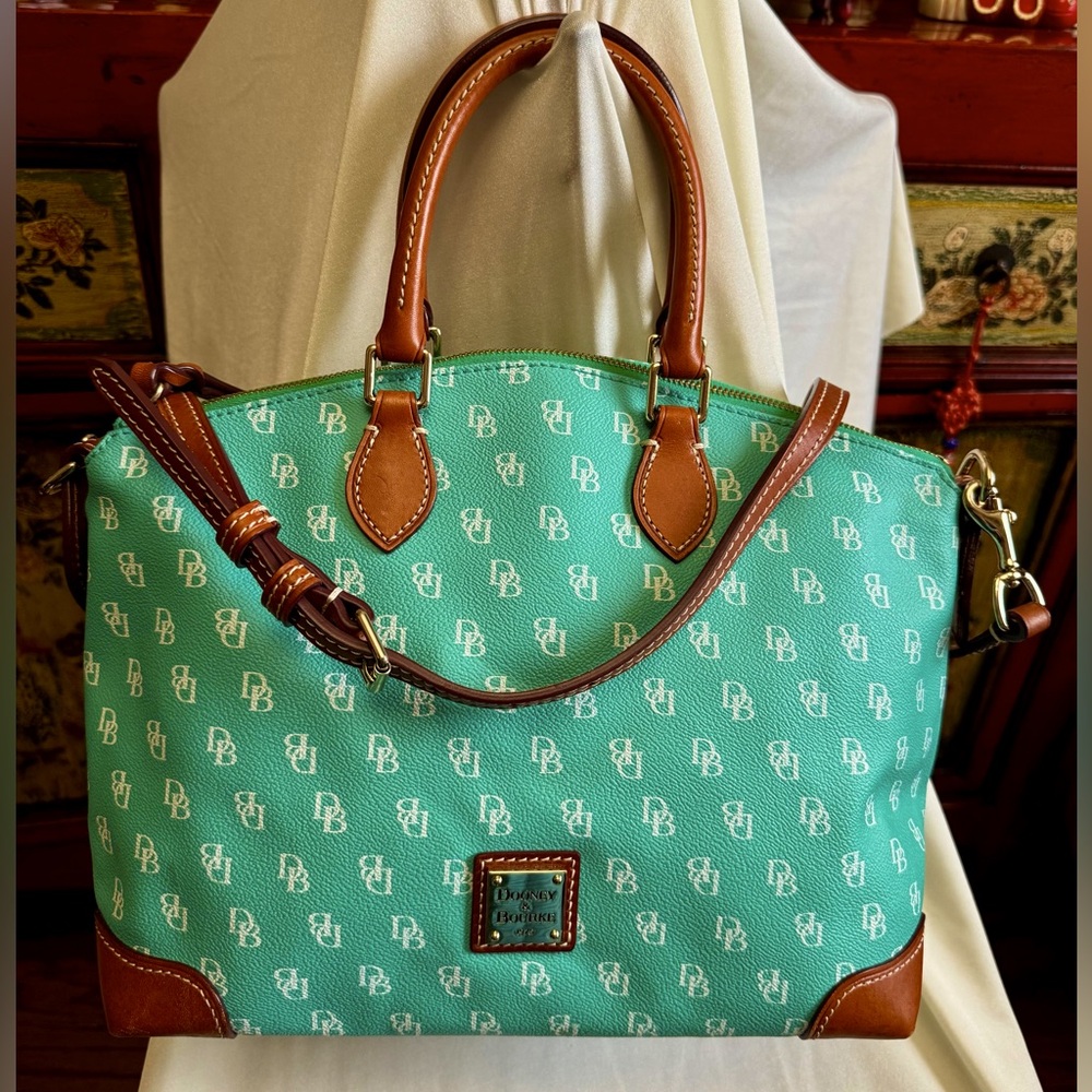 AUTHENTIC DOONEY AND BOURKE 2 WAY BAG